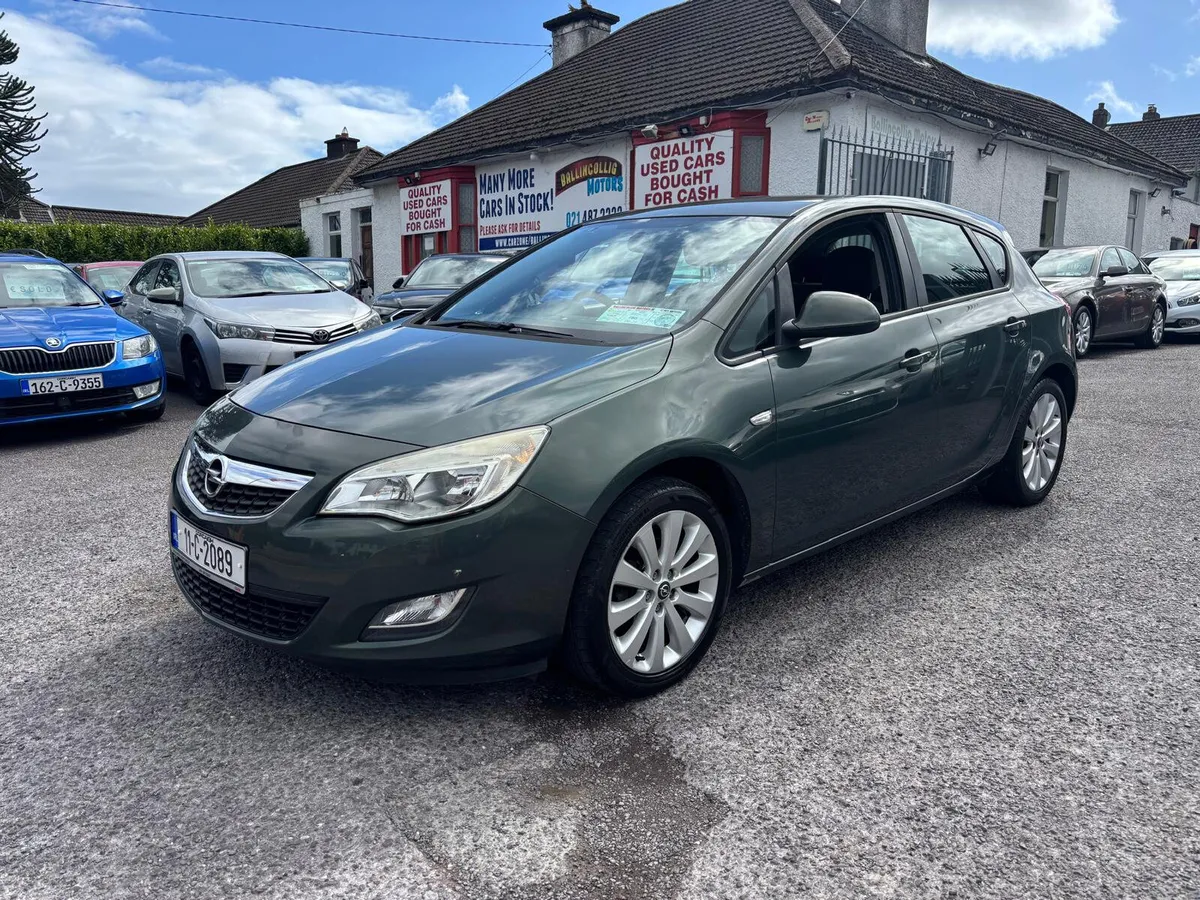 Opel Astra 2011  PETROL  1.4  NEW  MODEL - Image 3