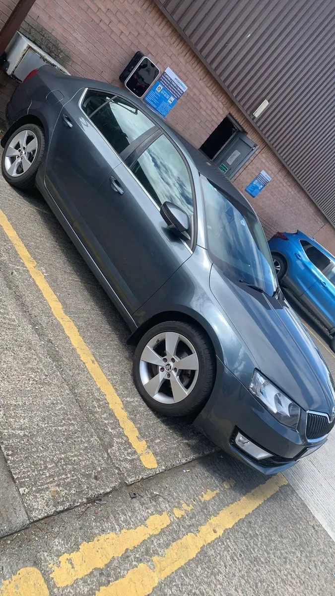 Car - Image 3