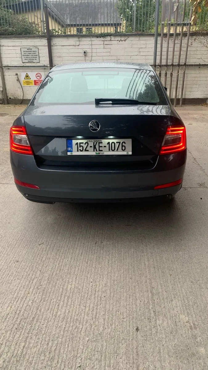 Car - Image 4