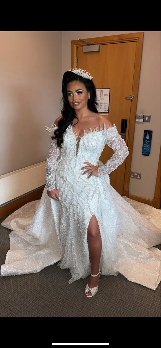 WEDDING DRESS PEARLS SEQUINS - Image 1