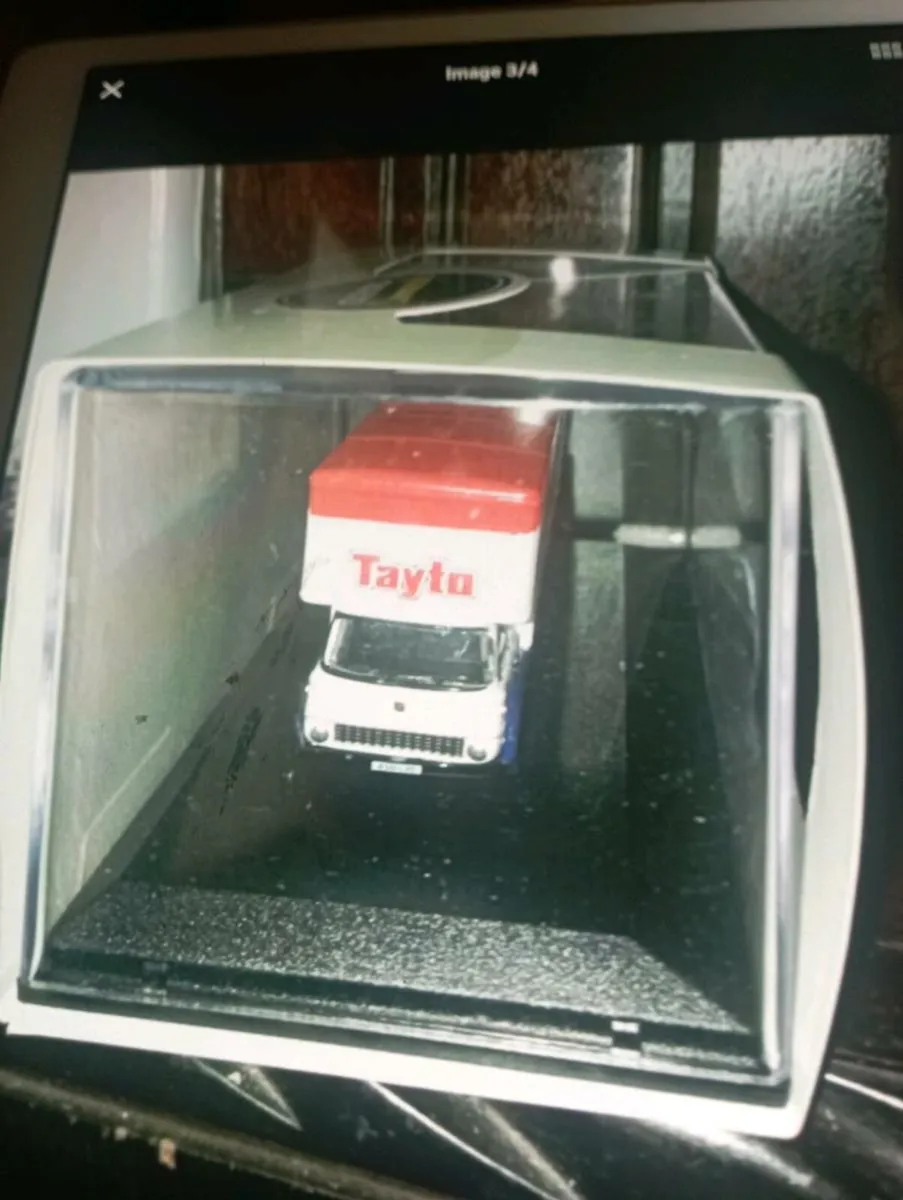 OXFORD MR TOYTO CRISPS BEDFORD TK TRUCK & MR TOYTO - Image 3
