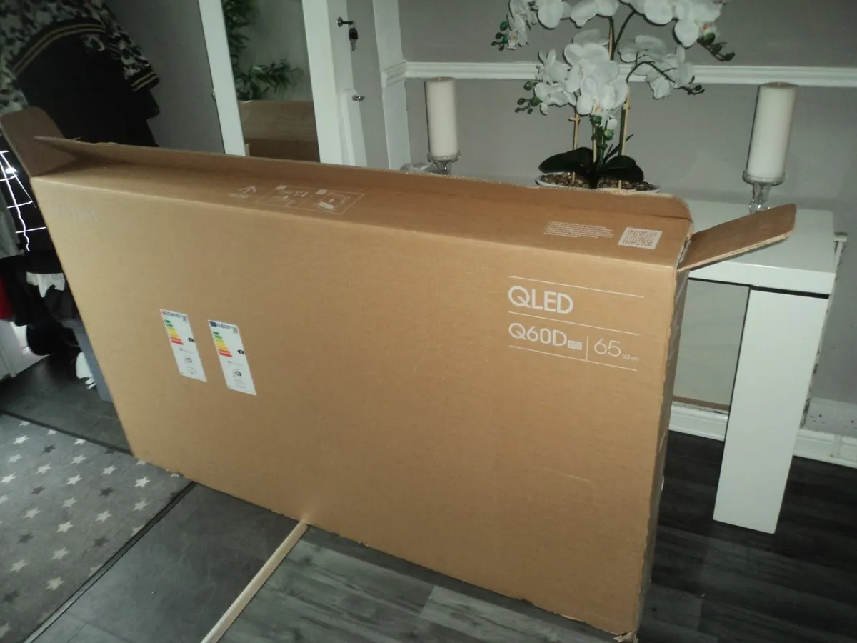 Free Large cardboard box - Image 3