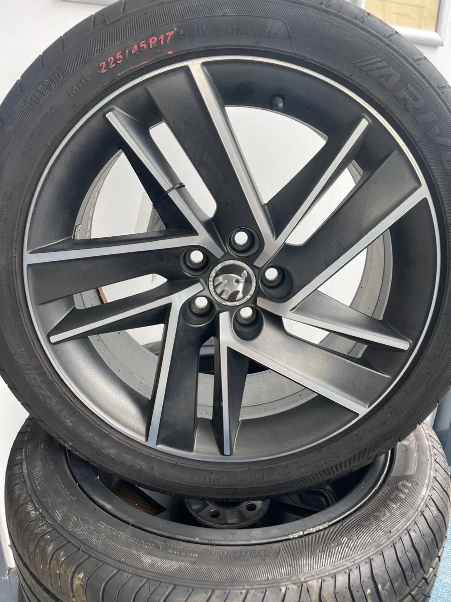2017 Skoda Rapid Alloy Wheel Set 17" 225/45 R17 - Image 2