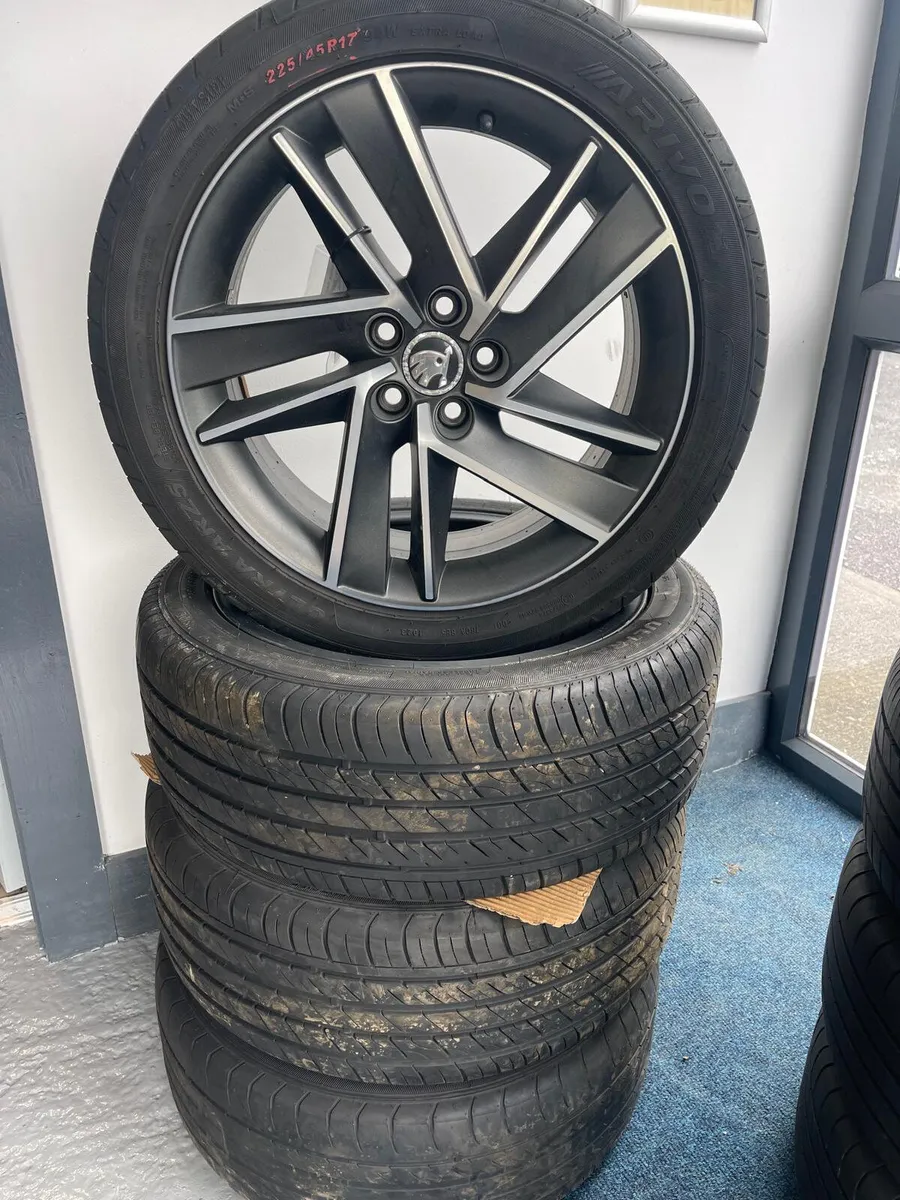 2017 Skoda Rapid Alloy Wheel Set 17" 225/45 R17 - Image 3