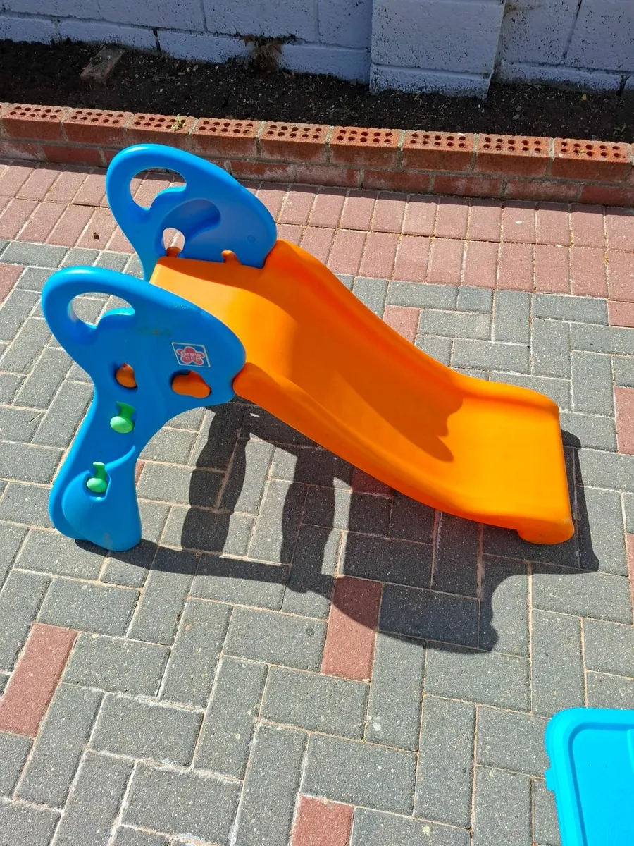Childs small slide - Image 1