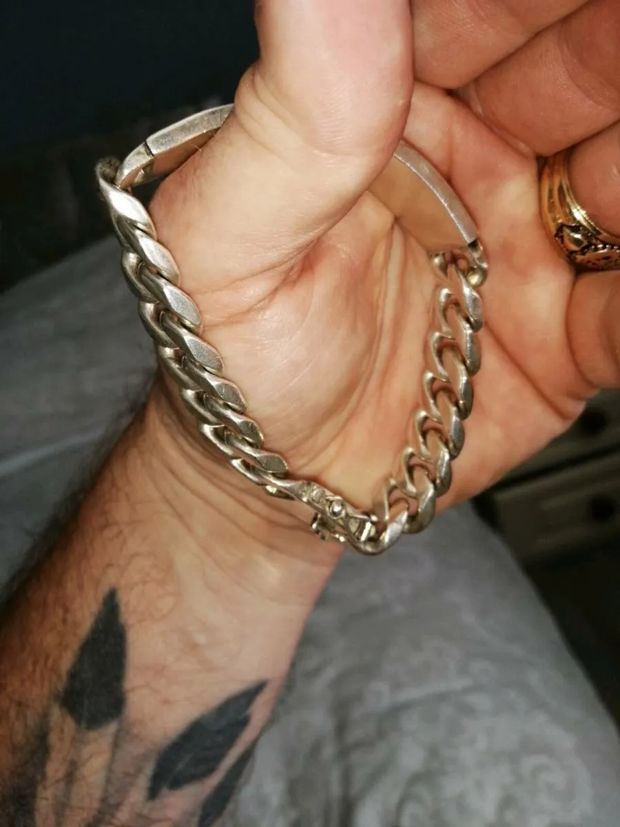 Man's heavy silver I'd bracelet - Image 4