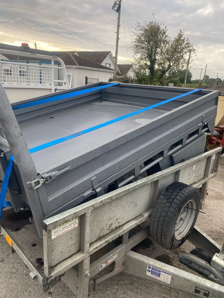 Hilux trays - Image 3