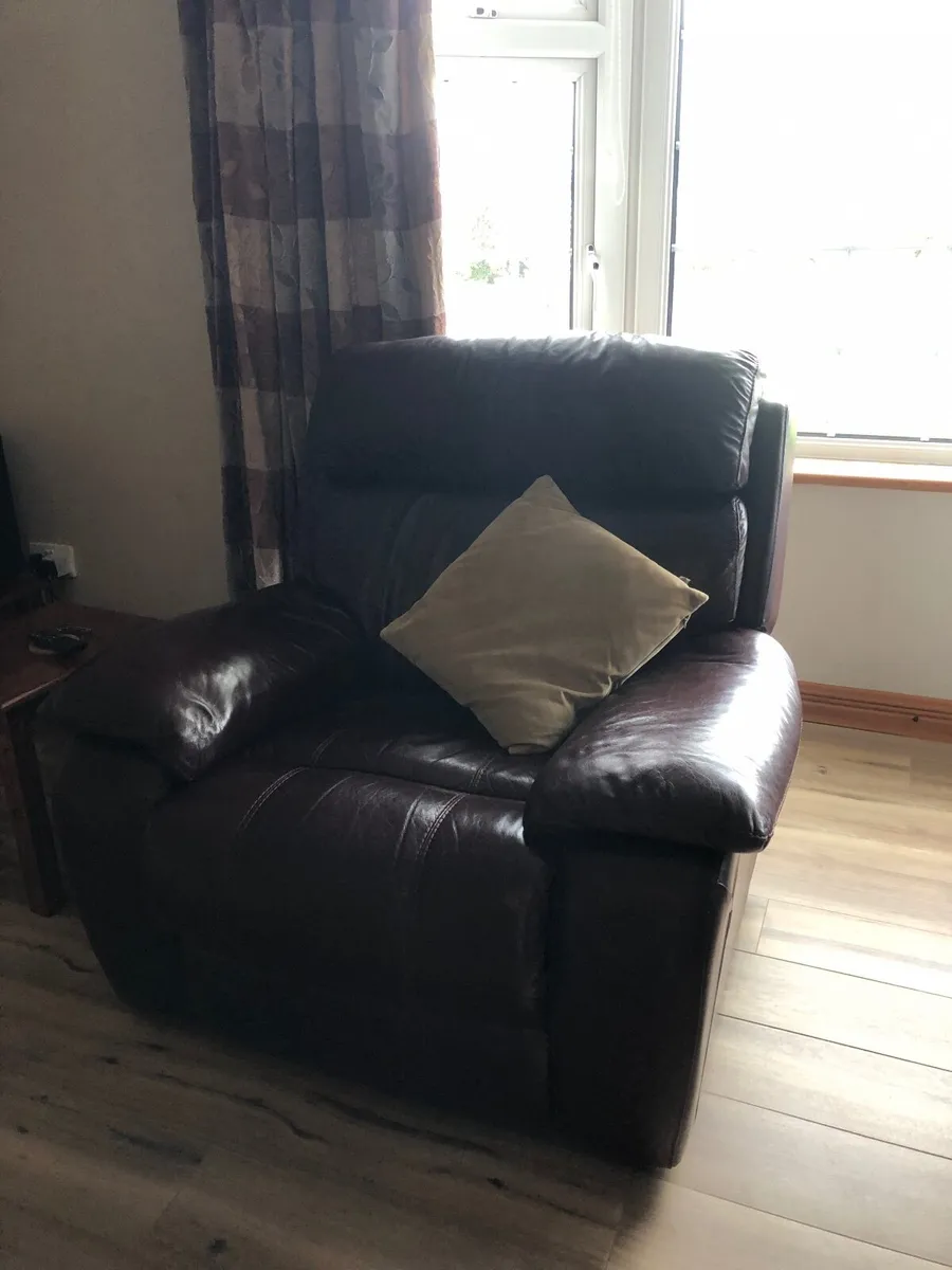 Leather 3 seater sofa and chair (recliner) - Image 3