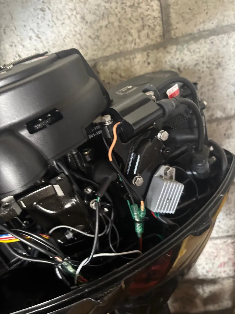 Yamaha outboard 15hp - Image 4