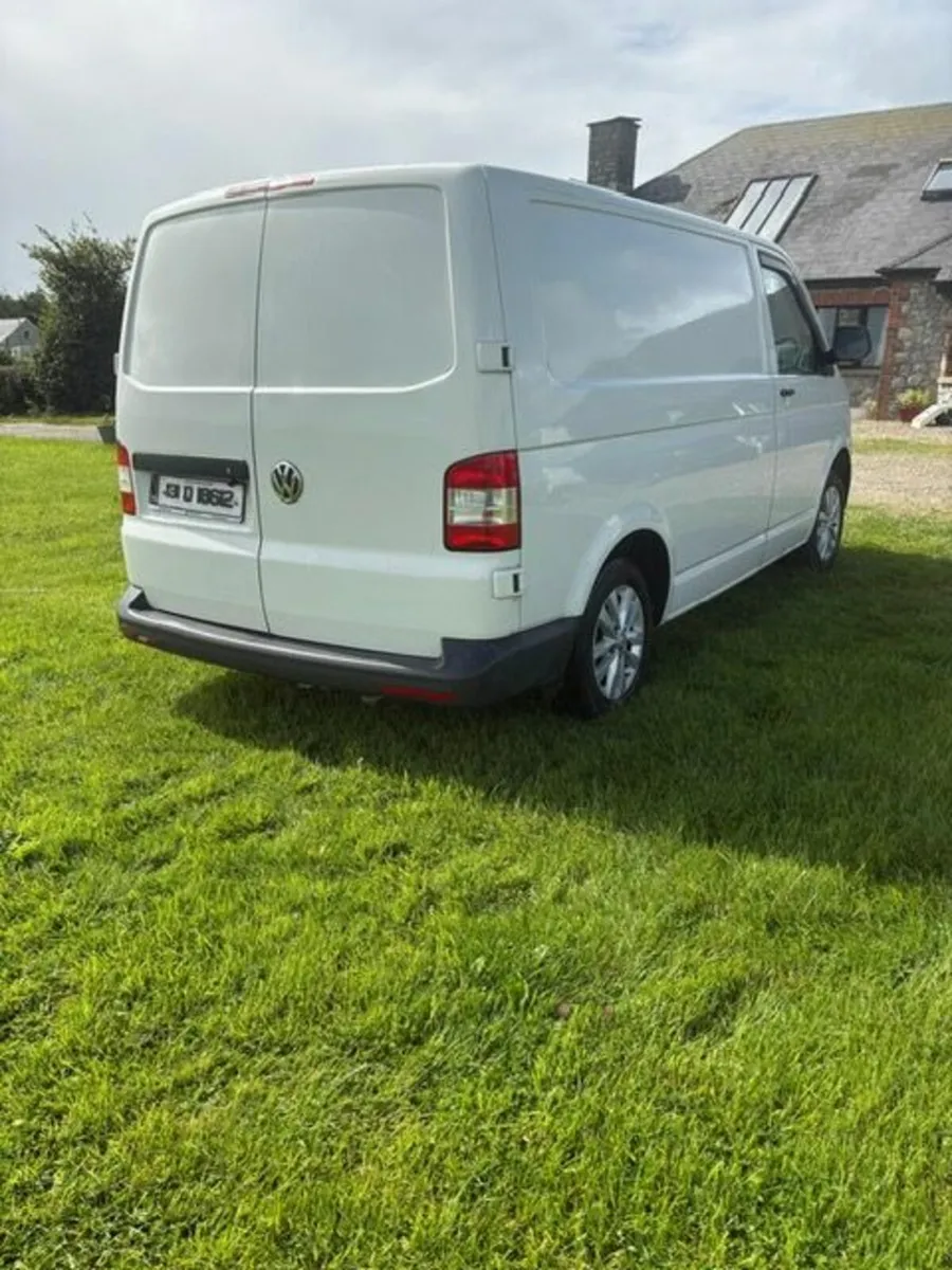 Volkswagen Transporter 2013 - Image 2
