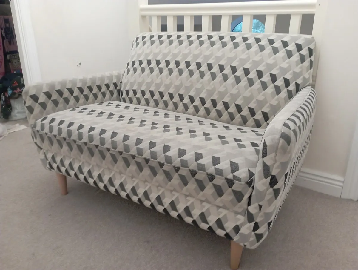1.5 seater sofa - Image 3