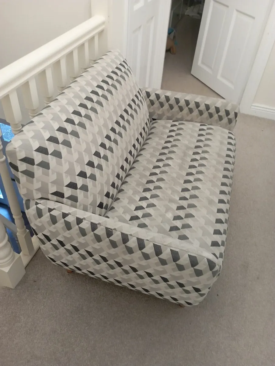 1.5 seater sofa - Image 4
