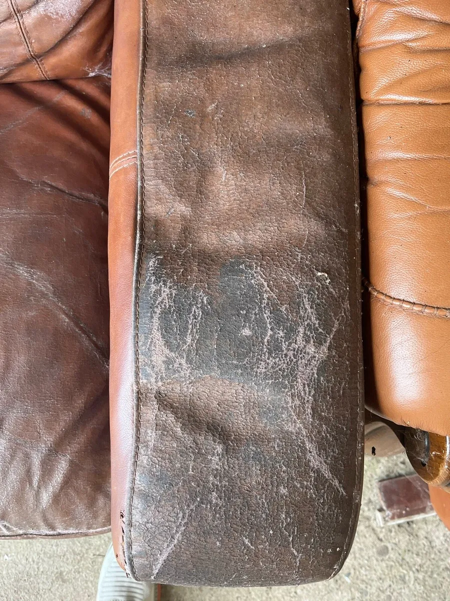 One seater sofa /chair leather - Image 3