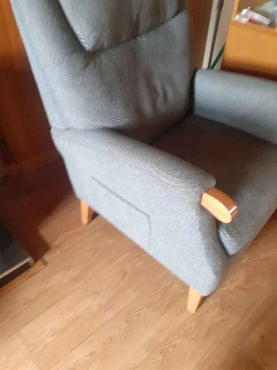 Arm chair - Image 1