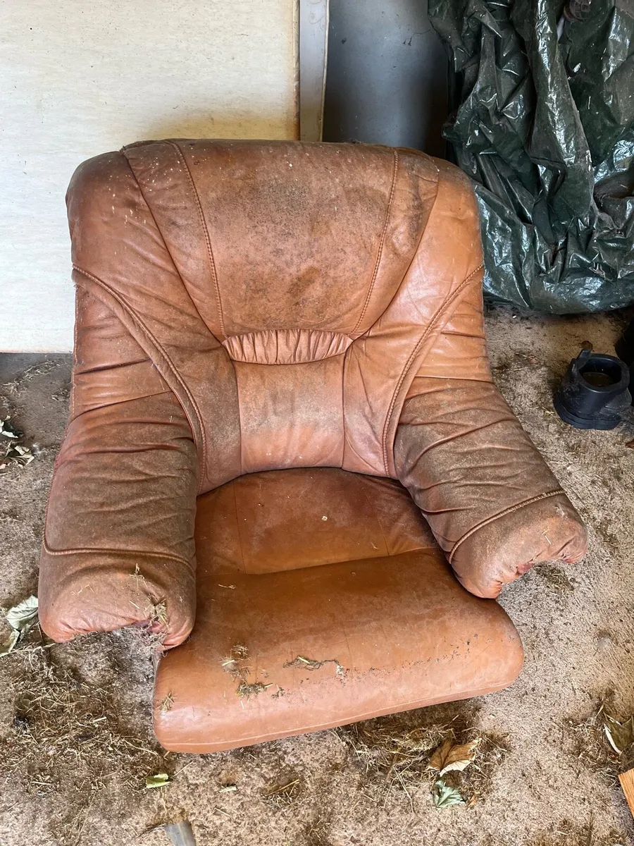 Leather seat cushion inset no base - Image 1