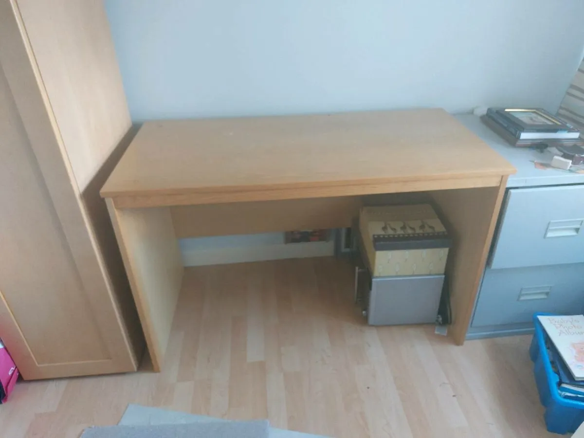 Wooden office desk - Image 1