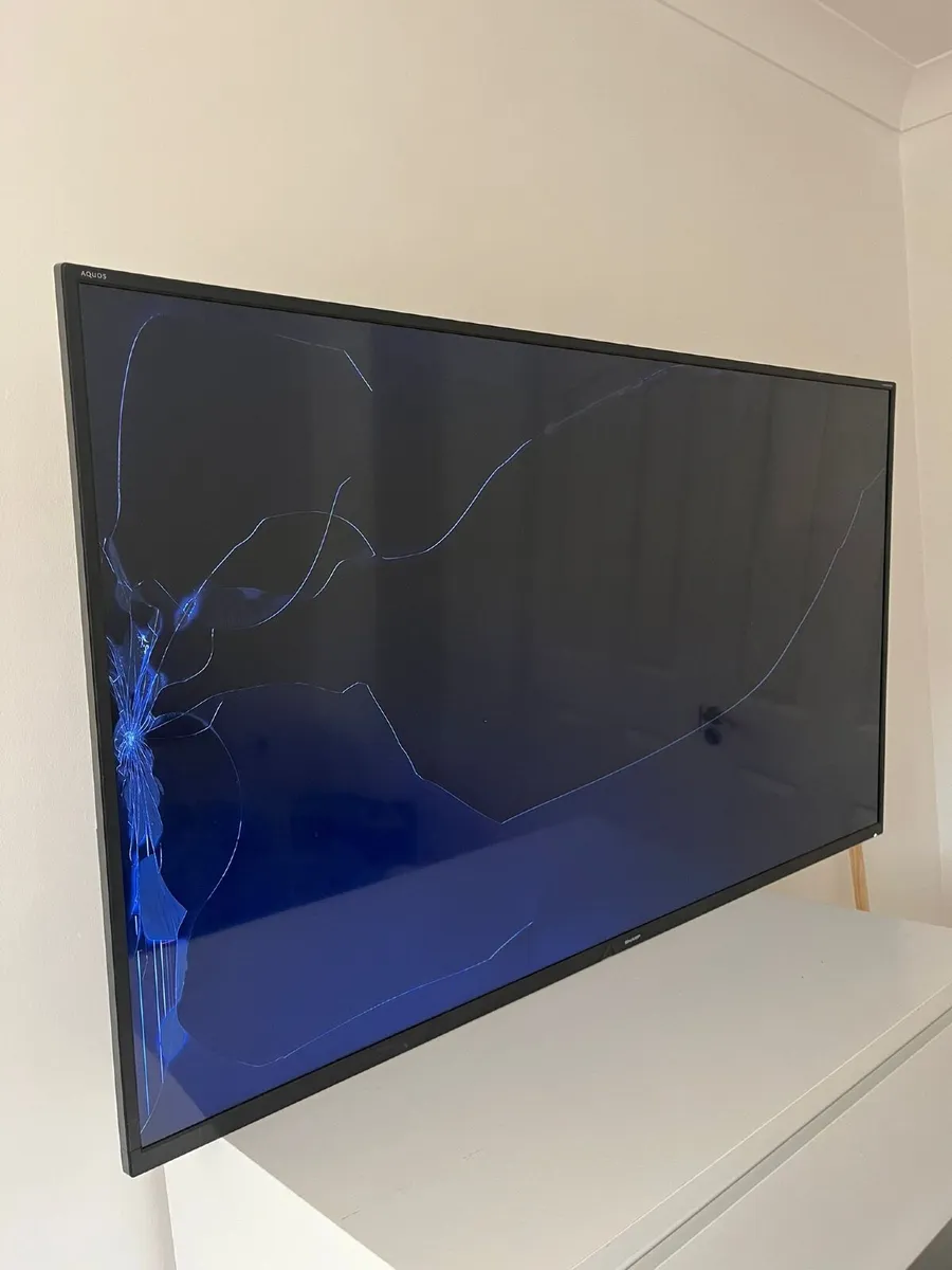 Sharp Tv 75 inch BROCKEN GOOD FOR PARTS - Image 1