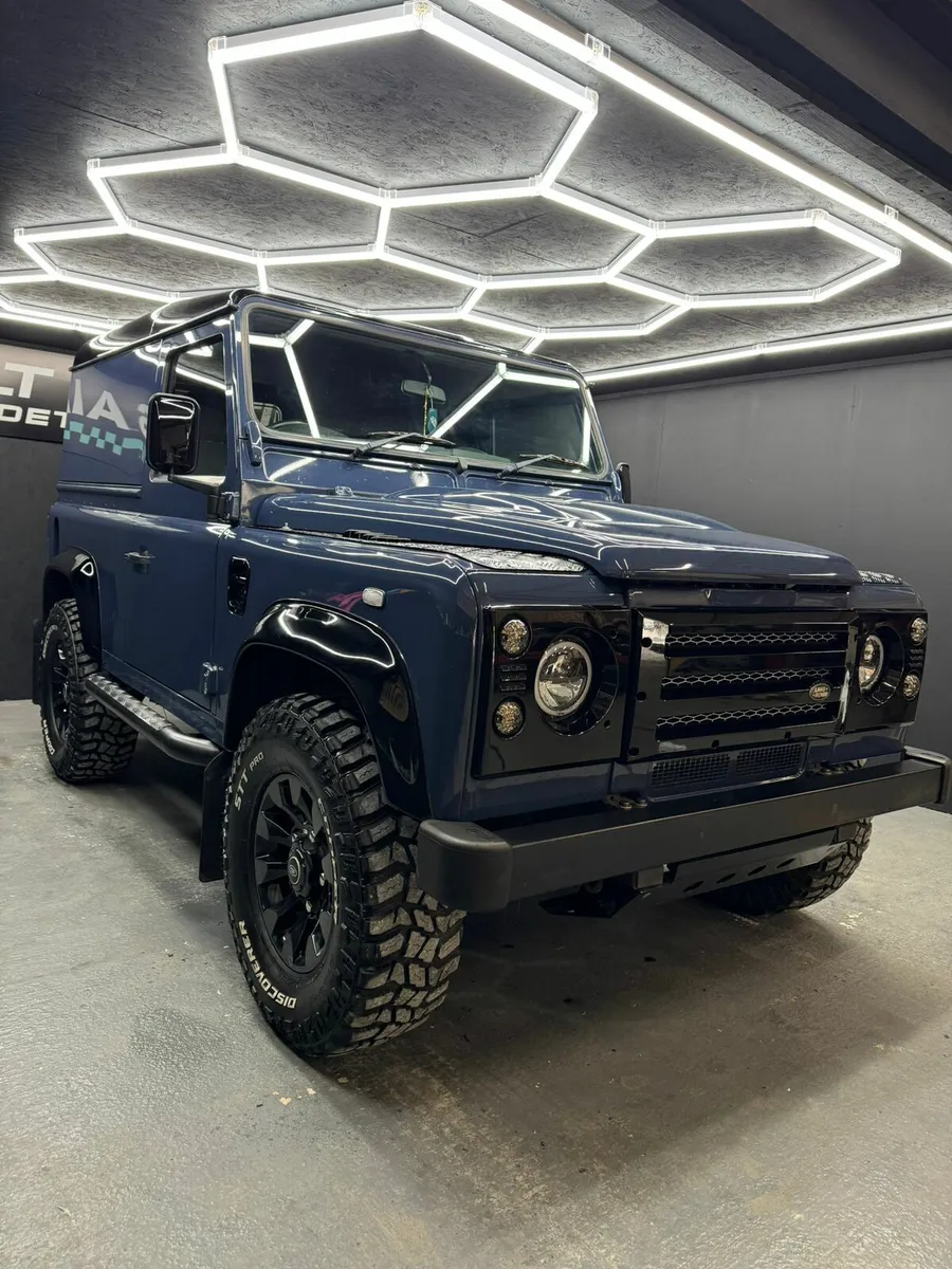 Landrover defender 90 - Image 1