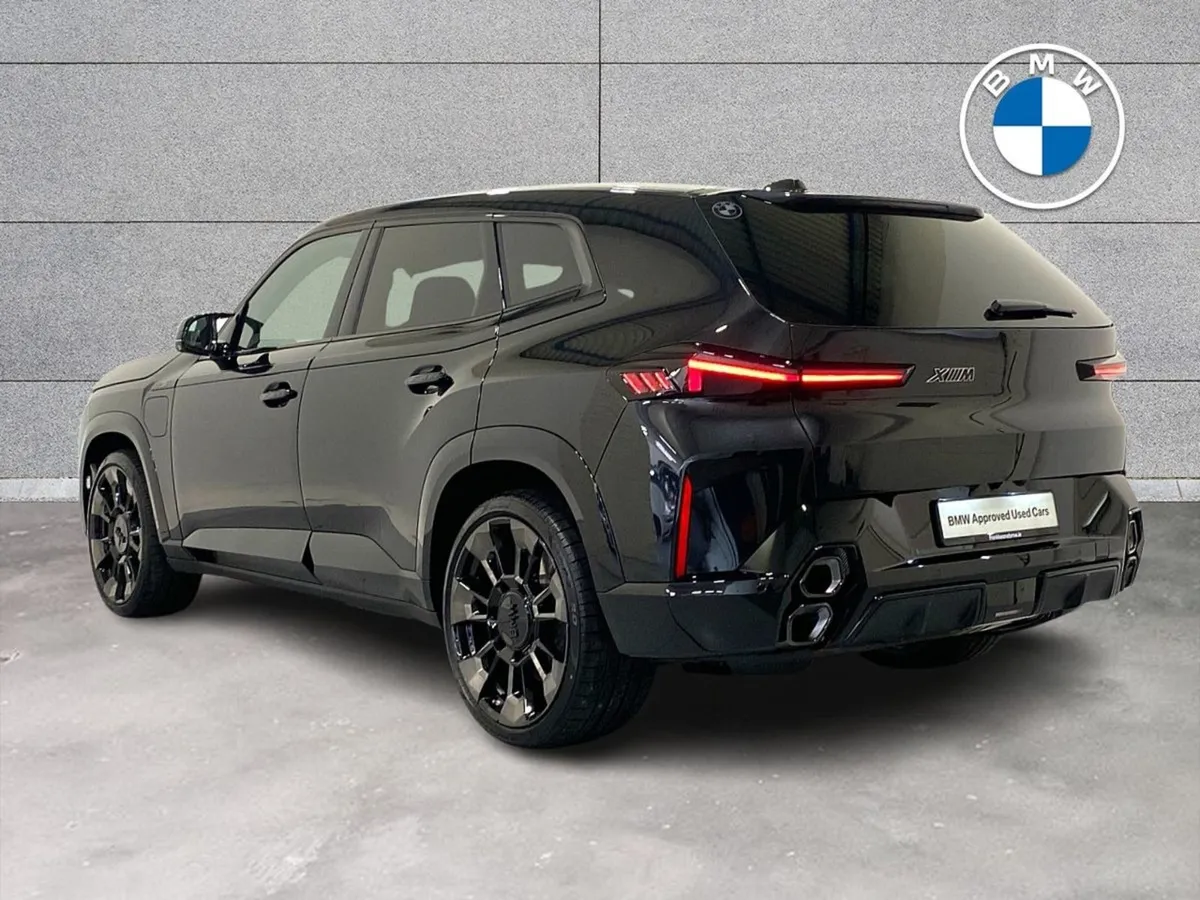 BMW XM 50e - Image 3