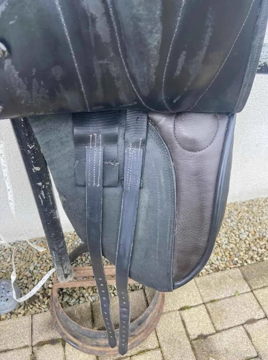 Berney Dressage Saddle 17" - Image 3