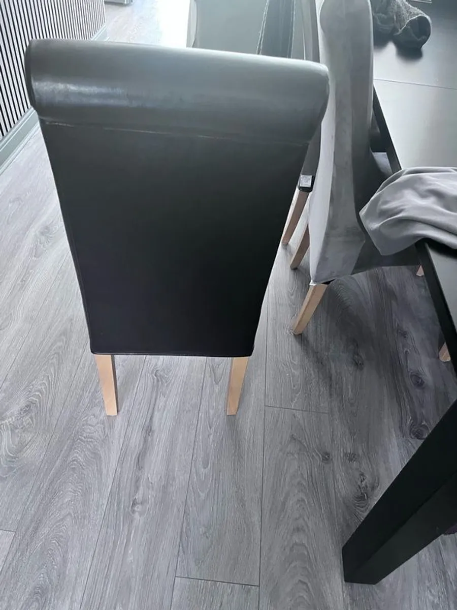 chairs - Image 2