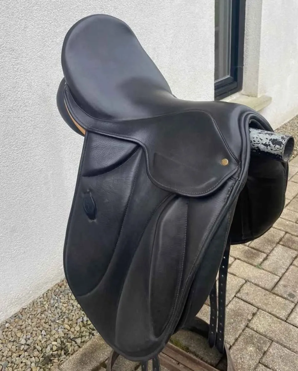 Berney Dressage Saddle 17" - Image 1