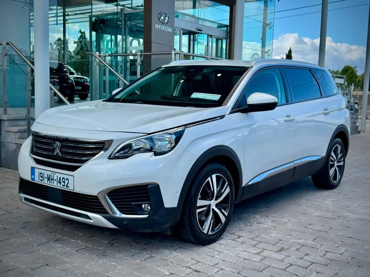 Peugeot 5008 Allure 1.2 130 6.2 4DR - Image 1