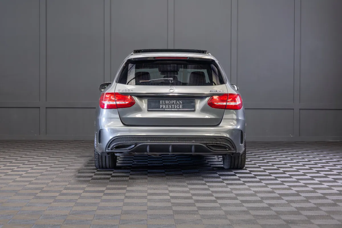 2017 Mercedes-Benz C-Class C300h AMG Line Premium - Image 4