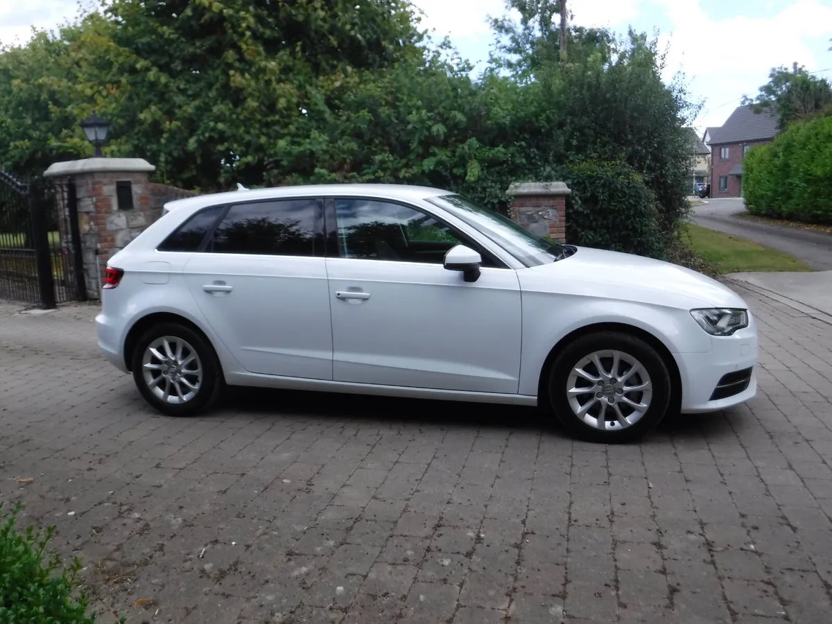 AUDI A3 1.4 TFSI SE AUTO SPORTBACK - Image 2
