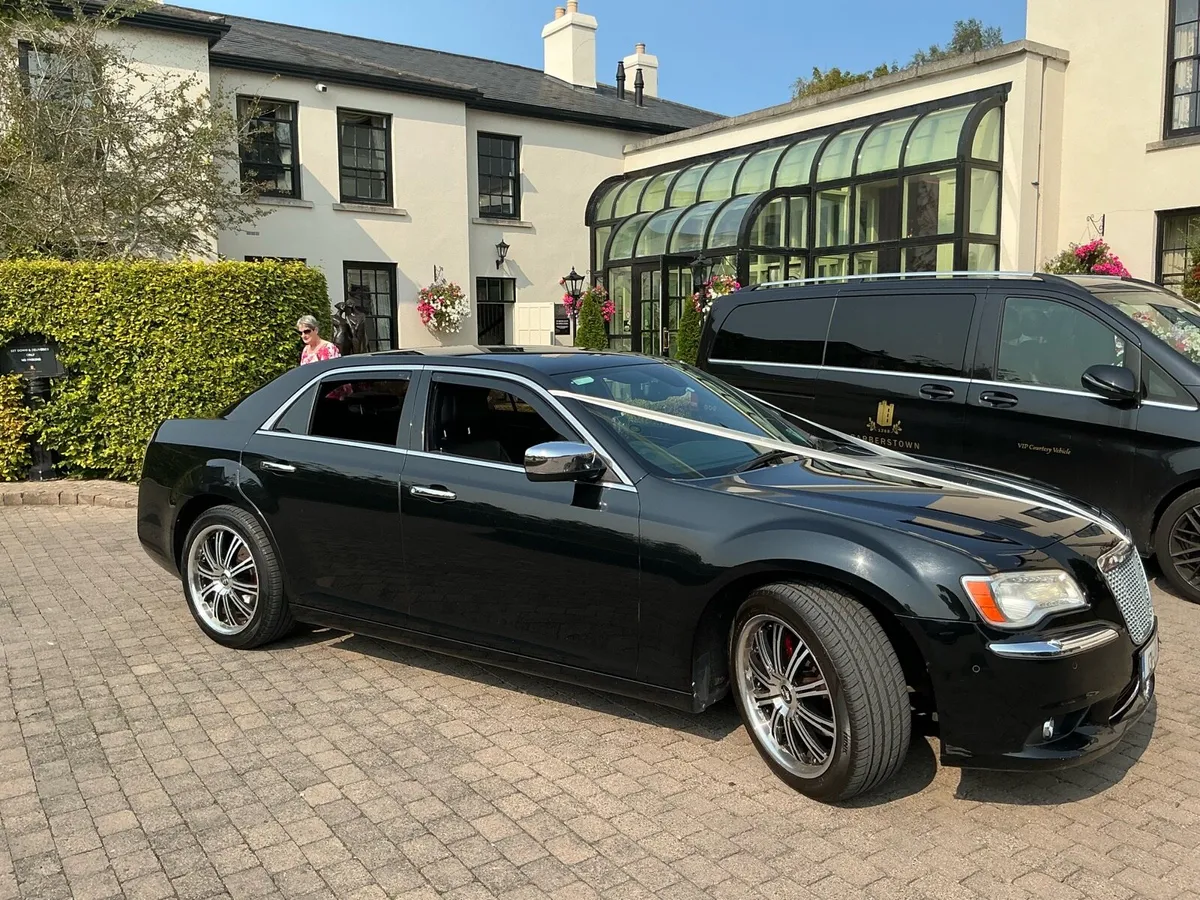 2013 Chrysler 300c Black - Image 2