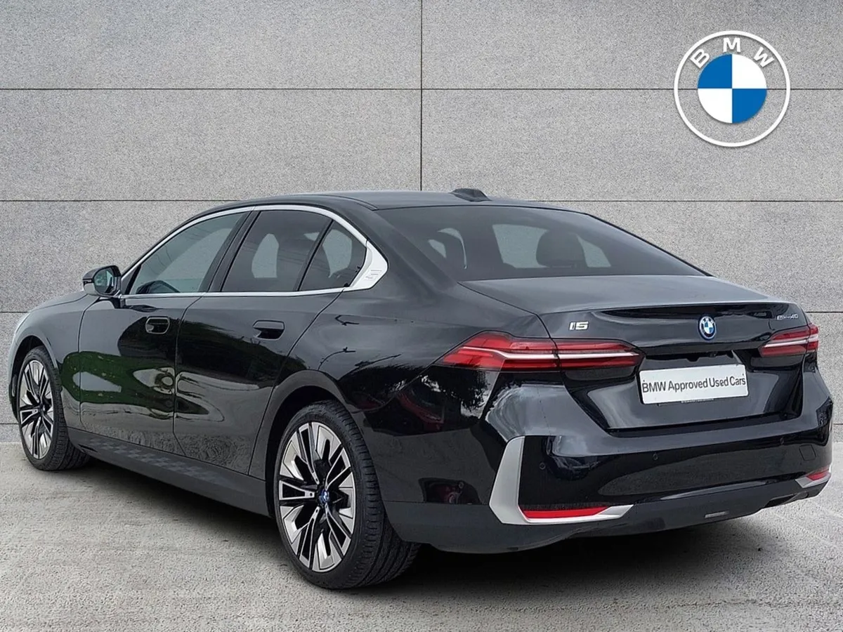 BMW i5 Edrive40 Sport Edition - Image 3