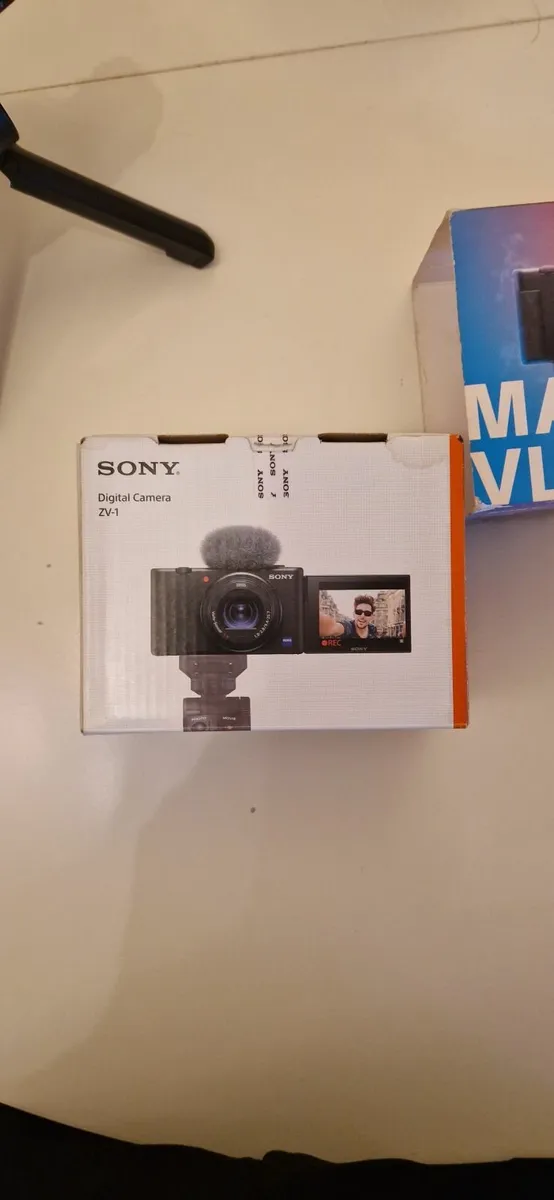 Sony ZV1 & Bluetooth filming grip - Image 1