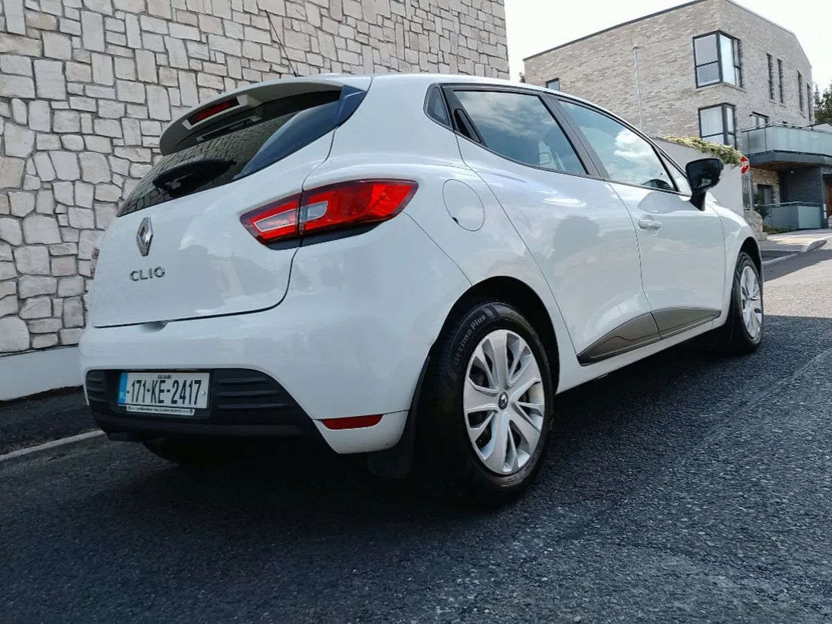 Renault Clio IV 1.2 Expression 4DR - Image 3