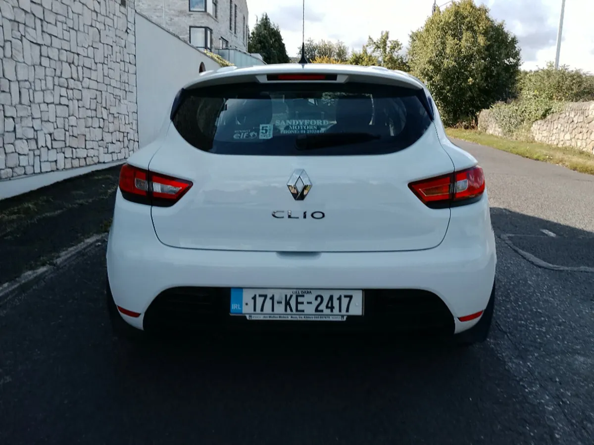 Renault Clio IV 1.2 Expression 4DR - Image 4