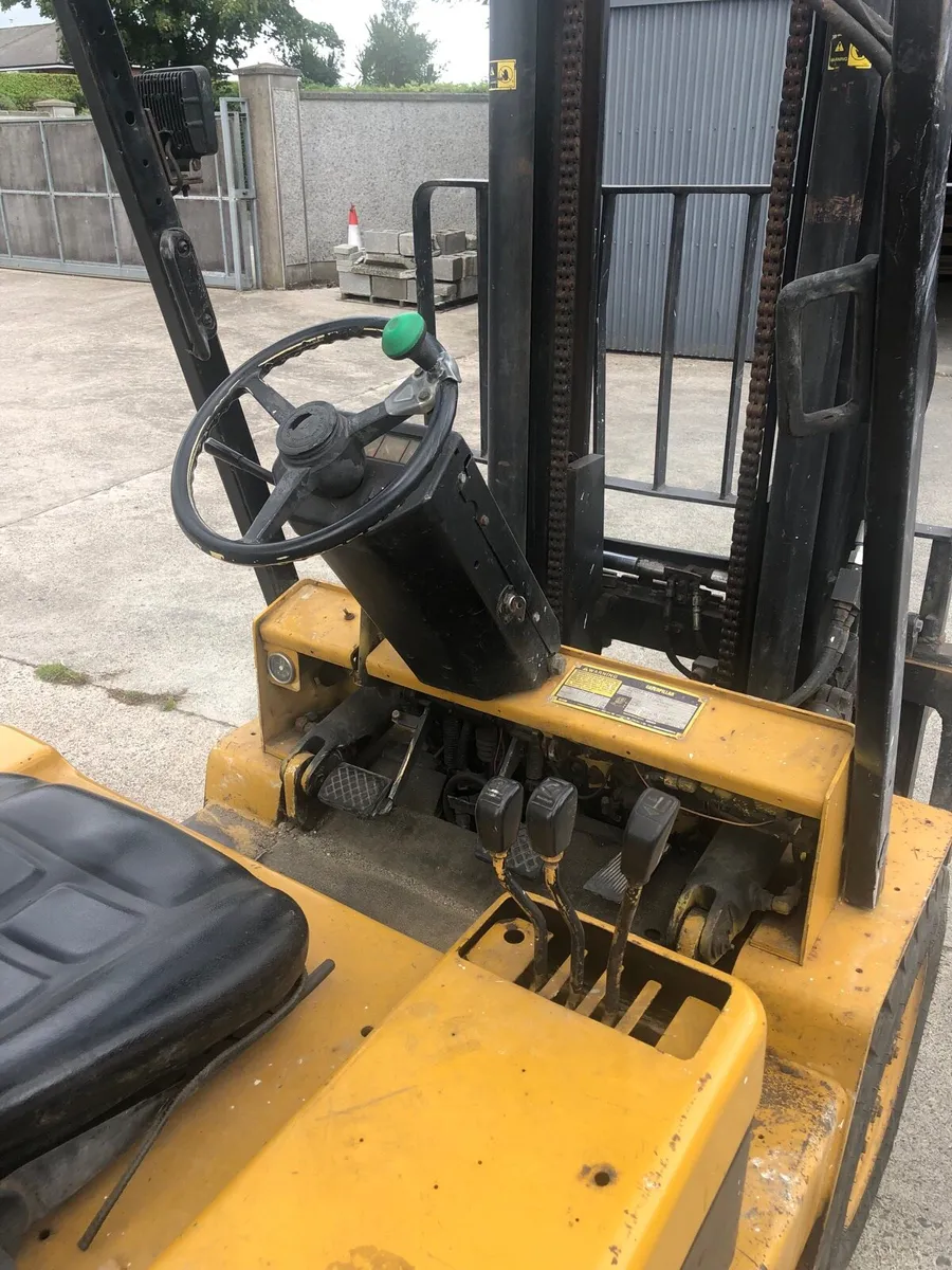 2.5ton forklift - Image 3