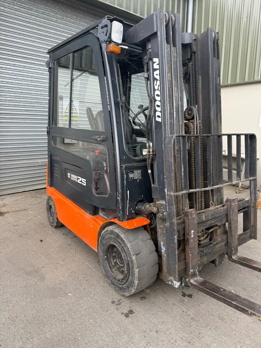 Doosan Forklift For Sale - Image 1