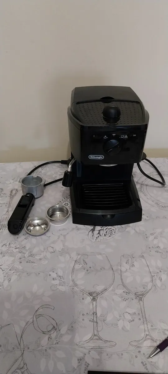 DeLonghi coffee machine - Image 1