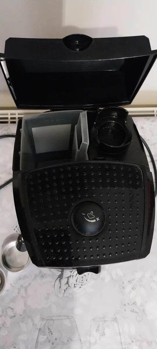 DeLonghi coffee machine - Image 2