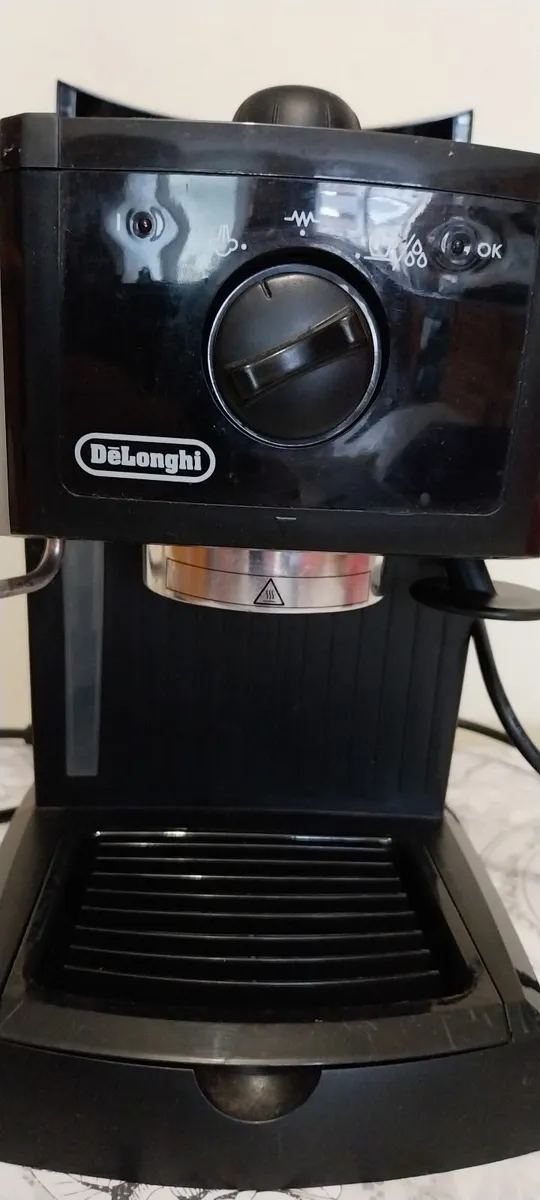 DeLonghi coffee machine - Image 4