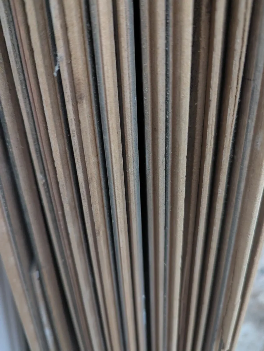 Laminate flooring (salvage) - Image 2