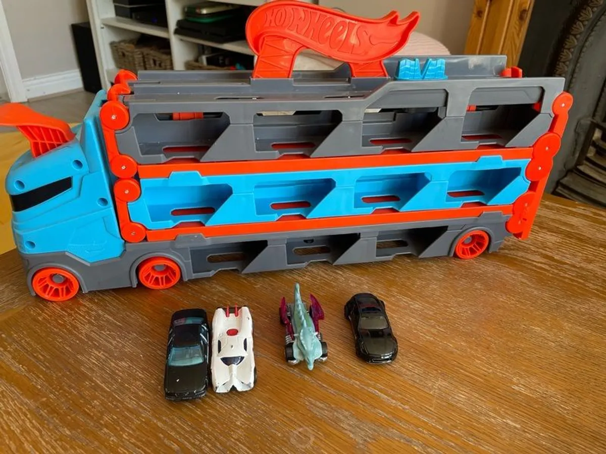 Hot wheels - all sets to go! - Image 4