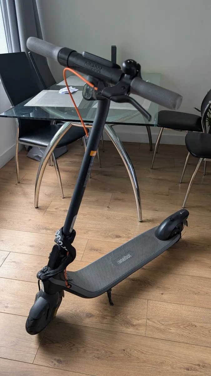 Segway Ninebot E2 Plus E - Electric Scooter - Image 2