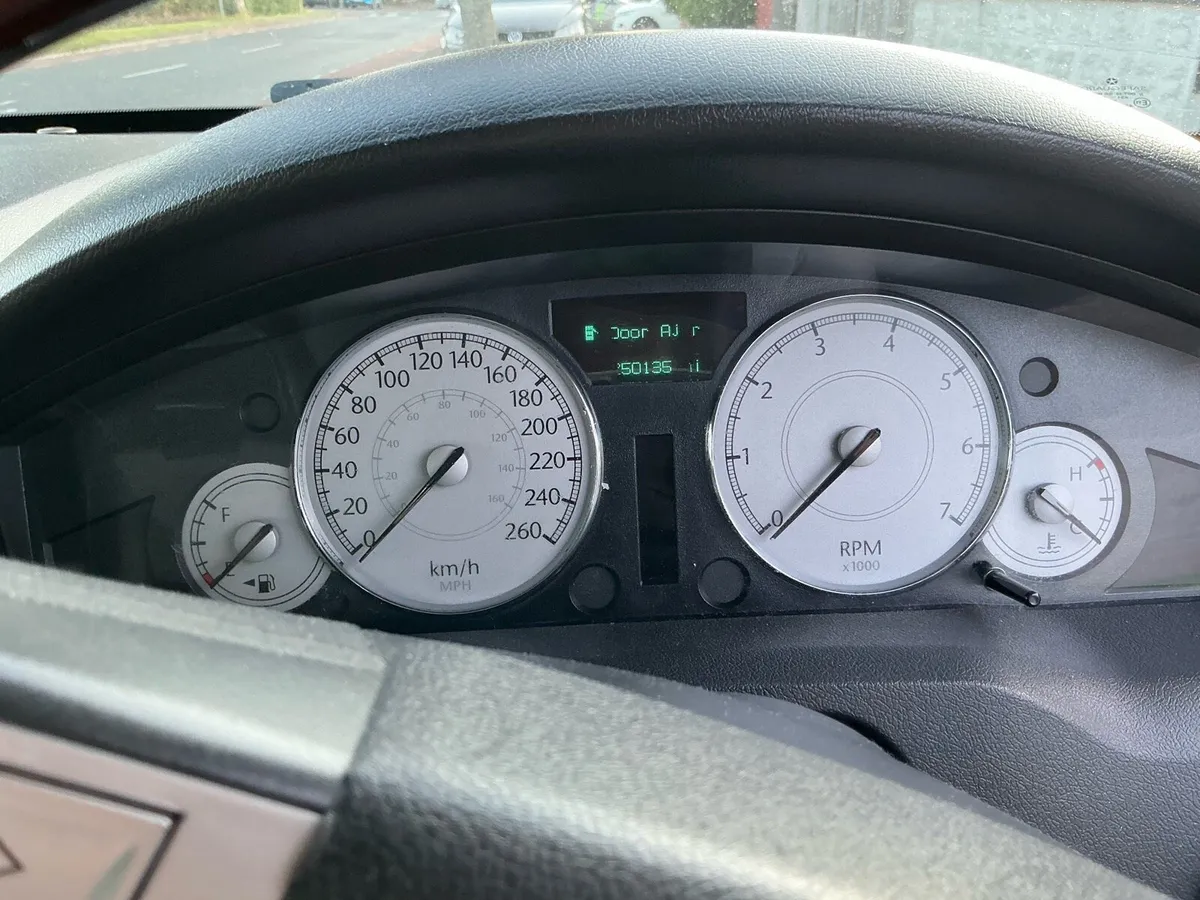2006 Chrysler 300c - Image 3