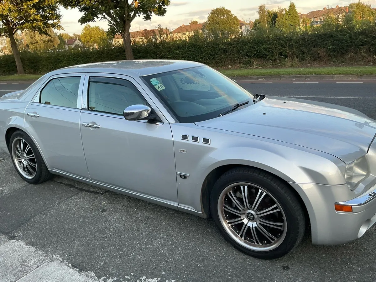 2006 Chrysler 300c - Image 4