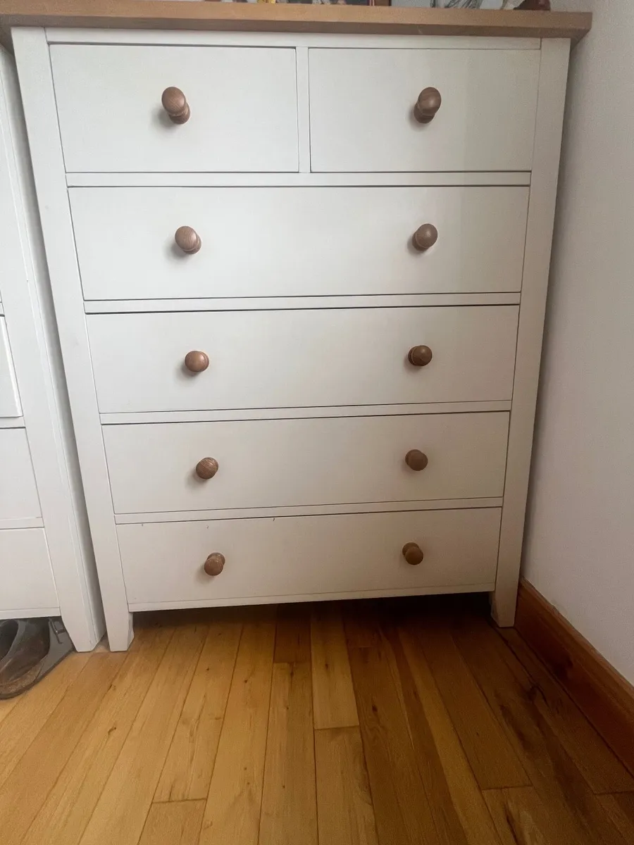 Solid timber chest of drawers - Image 2
