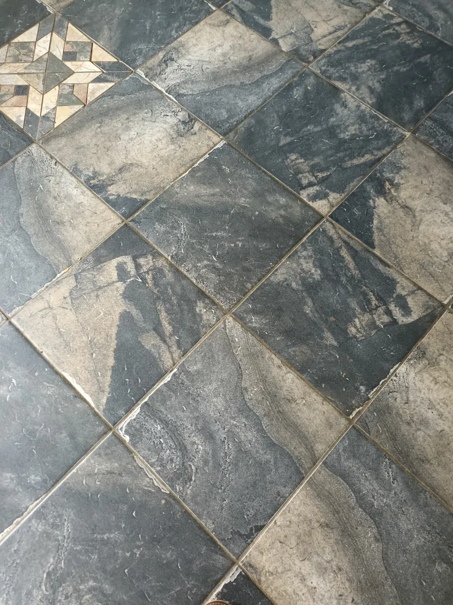 Floor tiles - Image 1