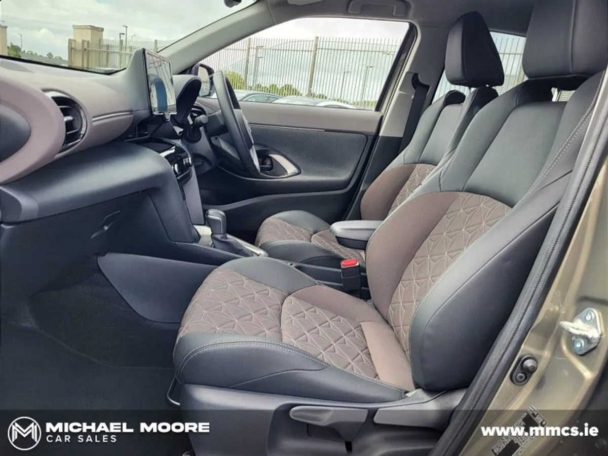 Toyota Yaris Cross 1.5 Petrol-hybrid Sol Auto - Image 4