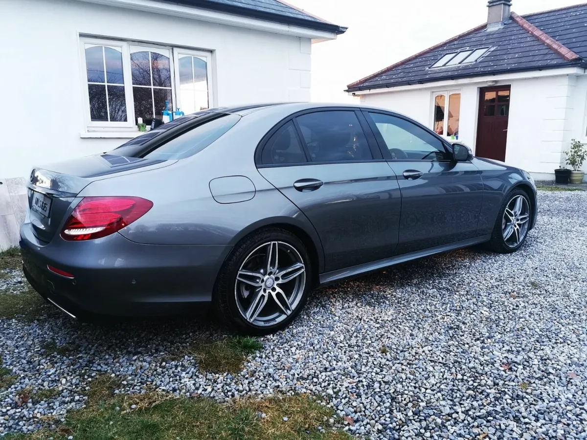 Mercedes E-Class 220d AMG Line - Image 2