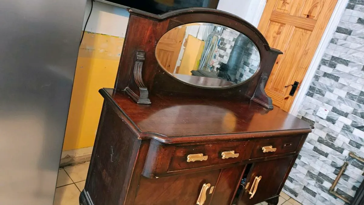 Dresser with mirror - Image 2