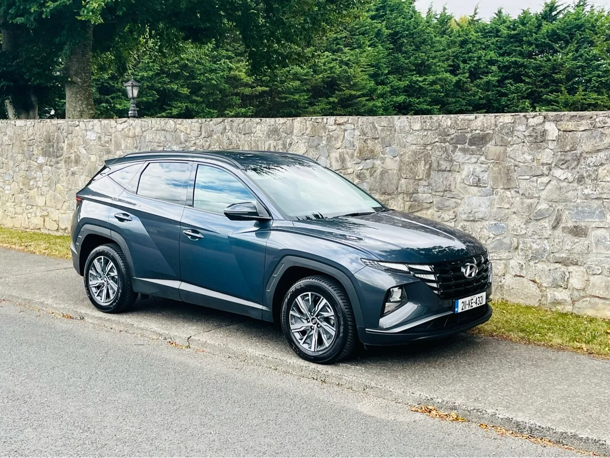 2021 Hyundi Tuscon Hybrid NCT 08/2027 - Image 1